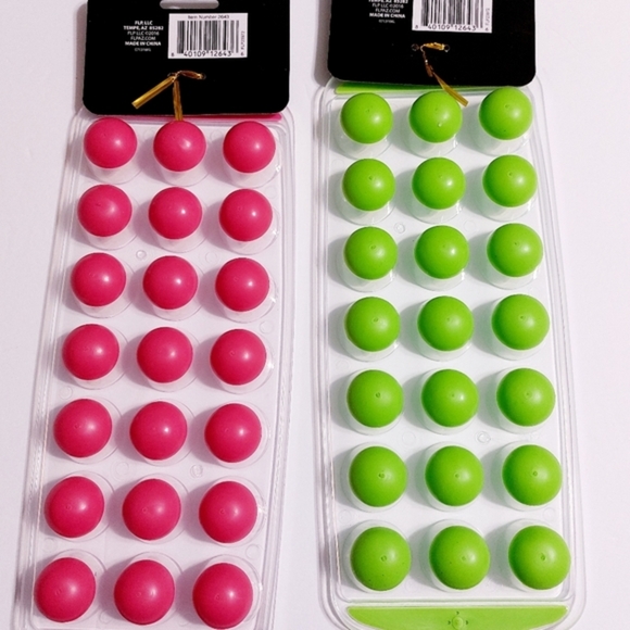 Set‎ of 2 soft bottom ice cube trays - Picture 2 of 2